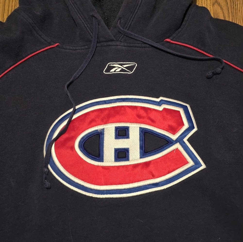 Vintage Reebok Montreal Canadiens NHL Hoodie Mens 2XL Navy Red Stripe Hockey E1 - Picture 2 of 7